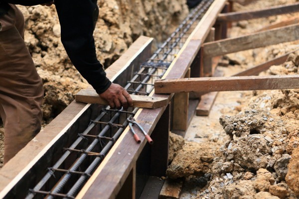 Bezpieczny i trwały fundament domu jednorodzinnego