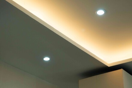 Монтаж подвесного потолка со светодиодной подсветкой