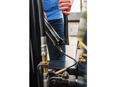 Zdjęcie: Smarownica dźwigniowa 400 cm3 z wężykiem 8 x 300 mm - 10000 Psi NEO