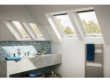 Zdjęcie: Okno GLU 1061B drewniano-poliuretanowe otwierane od dołu, 78x140 cm VELUX