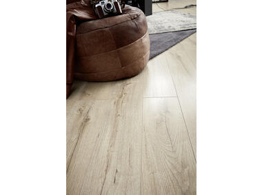 Zdjęcie: Panele laminowane Dąb Benito 8 mm AC4 v-fuga 3280 SWISS KRONO