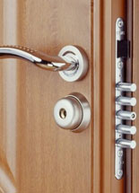 Drzwi antywłamaniowe – jak wybrać bezpieczne drzwi zewnętrzne