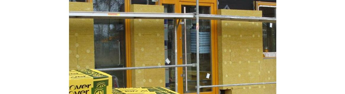 Ocieplenie ścian zewnętrznych domu – kryteria doboru materiałów termoizolacyjnych
