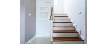 Schody żelbetowe czy schody drewniane?