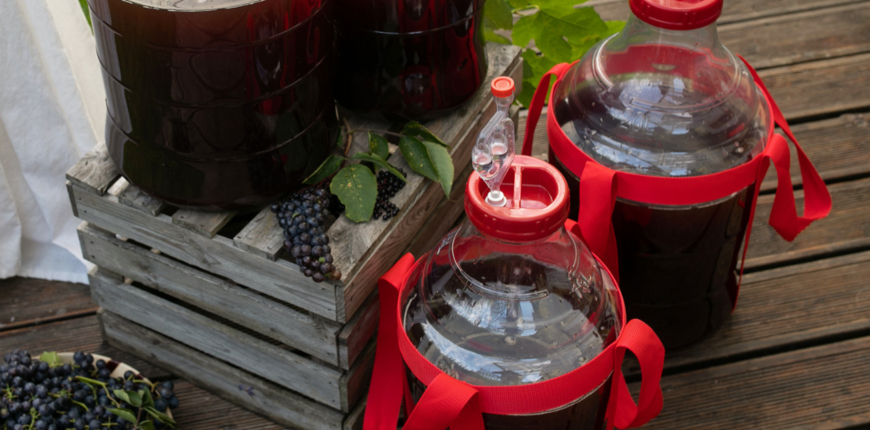 Samodzielna produkcja trunku a baniak na wino
