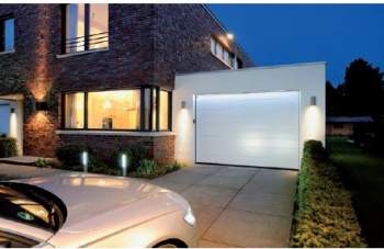 Ciepłe, komfortowe, bezpieczne segmentowe bramy garażowe firmy Hörmann