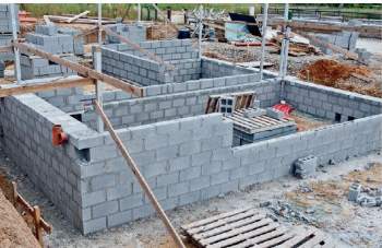 Budowa fundamentów i piwnic z bloczków betonowych