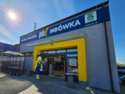 więcej